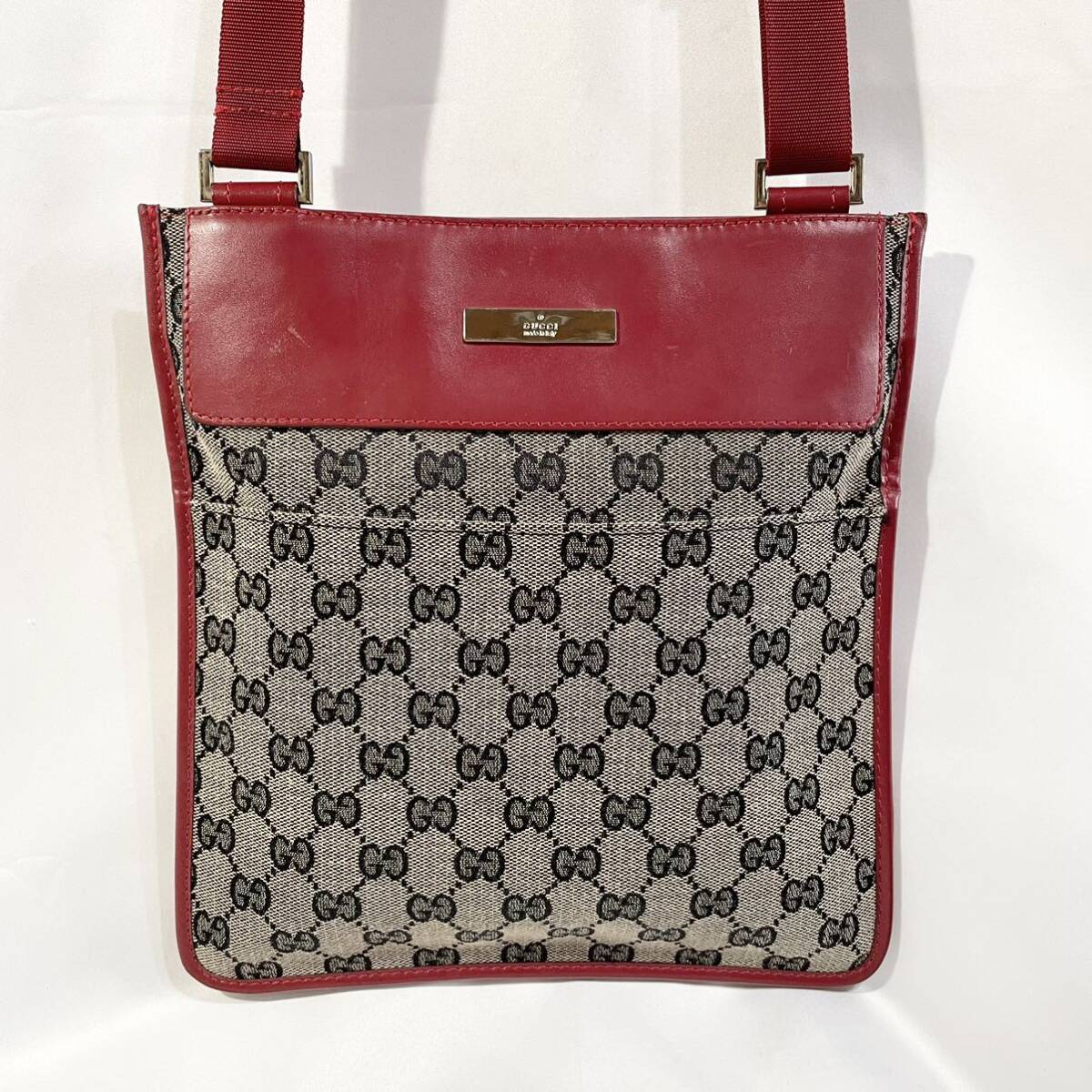 【美品】 GUCCI グッチ GGキャンバス ショルダーバッグ サコッシュ ポシェット 赤 レッド ベージュ 鞄 かばん 斜め掛け 肩掛け レザー 革