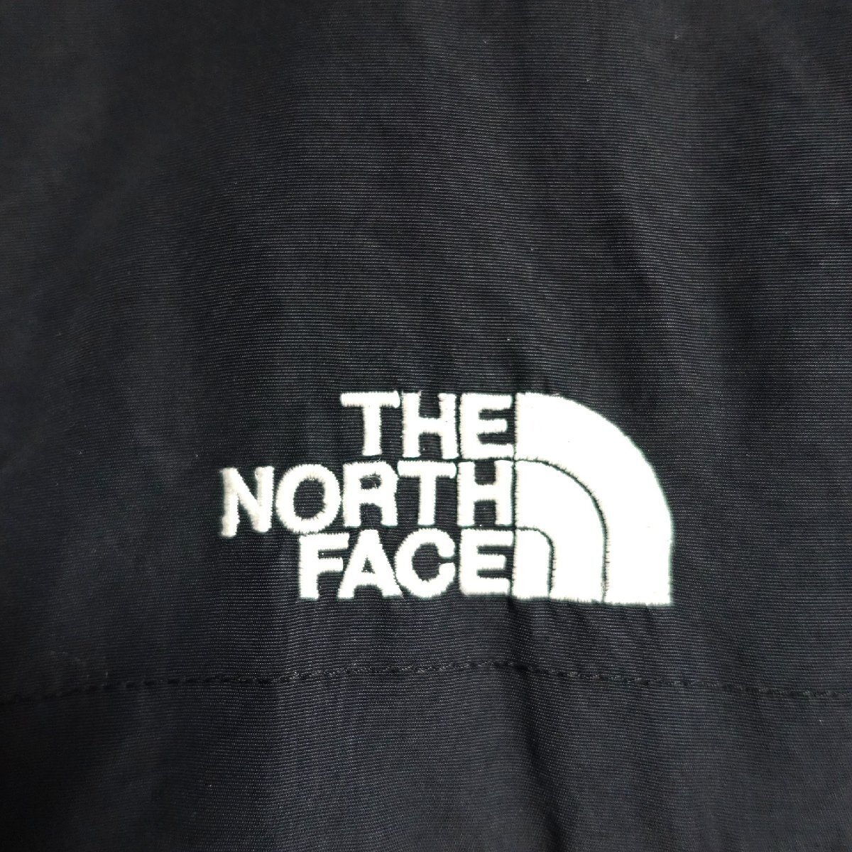 THE NORTH FACE ノースフェイス 腕ロゴ マウンテンパーカー メンズ Mサイズ 正規品 ブラック A5166の画像4