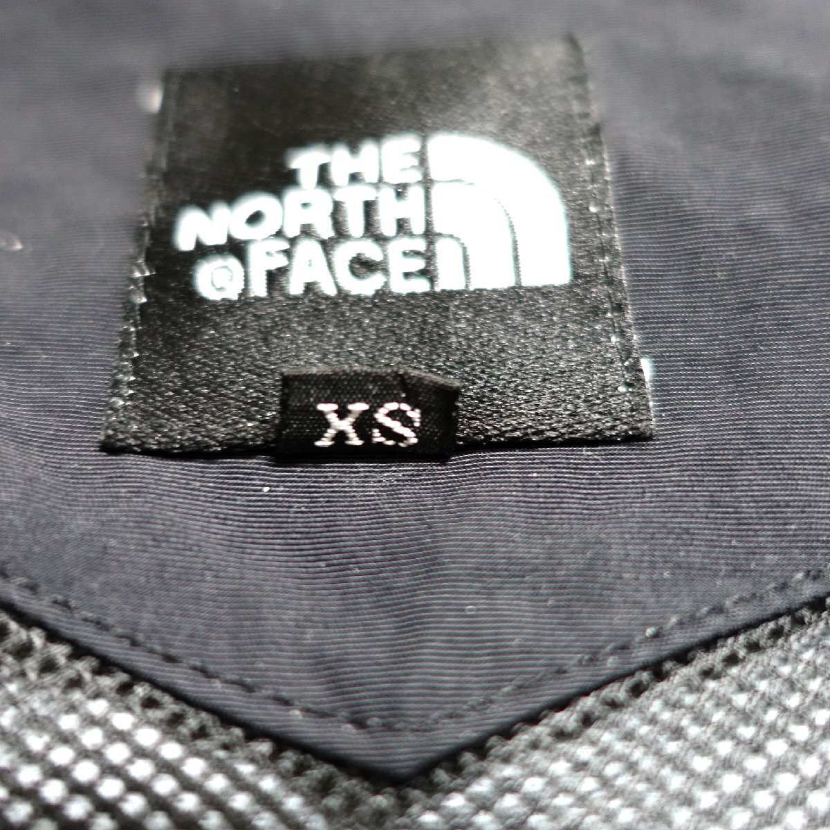 THE NORTH FACE ノースフェイス 腕ロゴ マウンテンパーカー メンズ XSサイズ 正規品 ブラック A5191の画像6