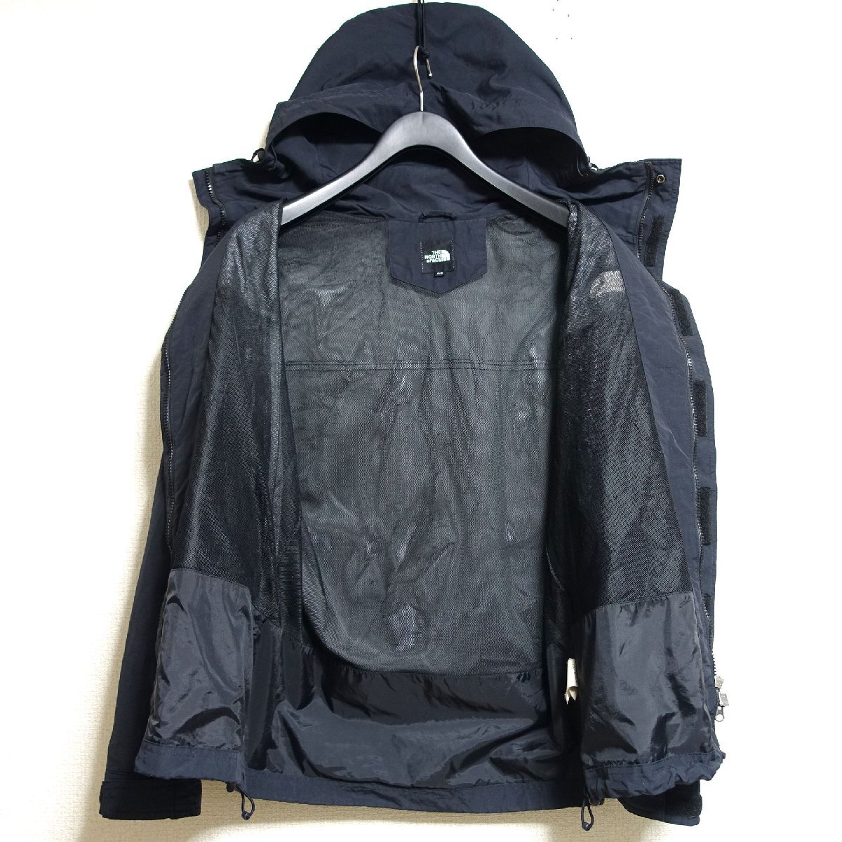 THE NORTH FACE ノースフェイス 腕ロゴ マウンテンパーカー メンズ Sサイズ 正規品 ブラック A5207の画像3