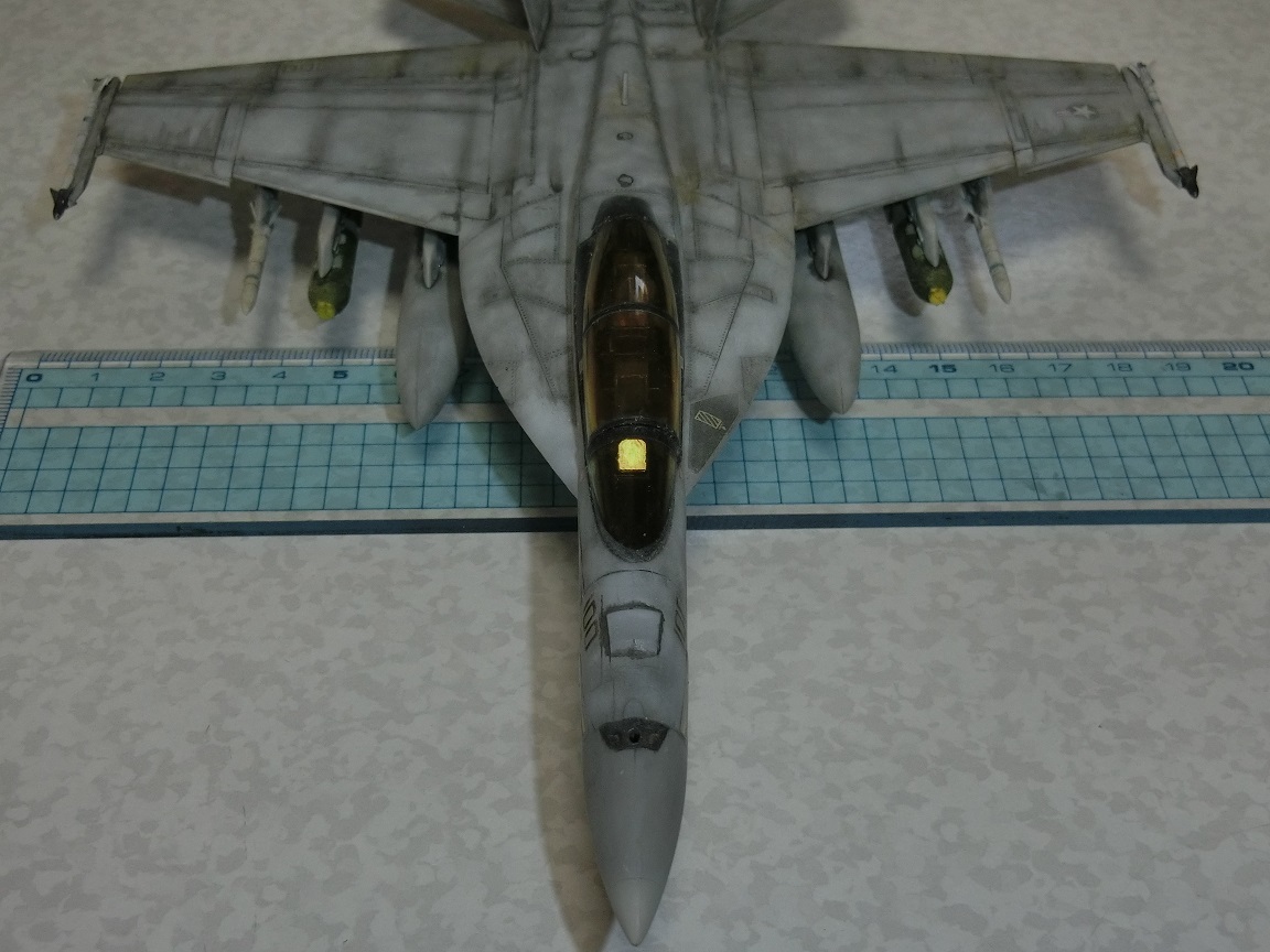 1/72 FA-18C ホーネット　プラモデル（完成品）_画像9