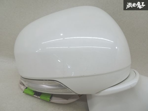 【実働外し】 トヨタ 純正 GRS200 200 クラウン ドアミラー 電動格納 ウインカー 右側 右 運転席側 9ピン ホワイトパール系 棚13-3_画像2