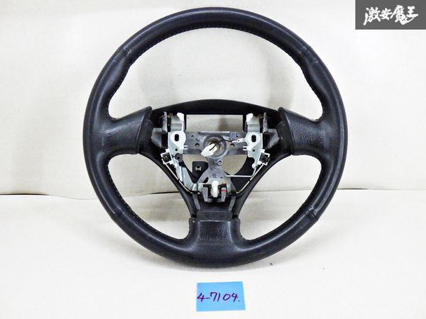 【切れ 破れ無】TOYOTA トヨタ 純正 NCP31 ｂB 革巻き レザー ステアリング ハンドル 直径：約37cm 即納 在庫有 棚24-3_画像1