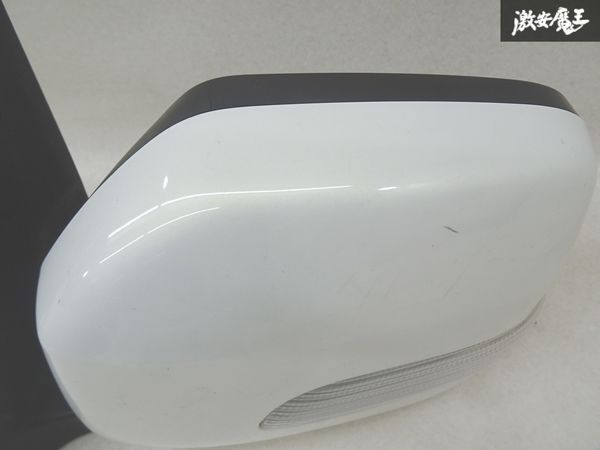 【動作点灯OK】 ダイハツ 純正 L375S L385S タント カスタム ドアミラーサイドミラー 電動格納 8ピン ウインカー 左 左側 助手席側 棚13-1_画像2