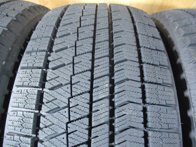 激安即決！エア漏れ点検済み！冬タイヤ BRIDGESTONE BLIZZAK VRX2 225/50R17 94Q 2022年製！中古4本セット！T008367_画像4