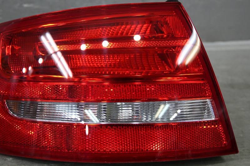 アウディ A4 アバント 2.0 TFSI クワトロ Audi 前期 (8KCDNF 8K) 純正 AL 左 テールランプ テールライト LED全点灯OK 219701 p044650の画像4