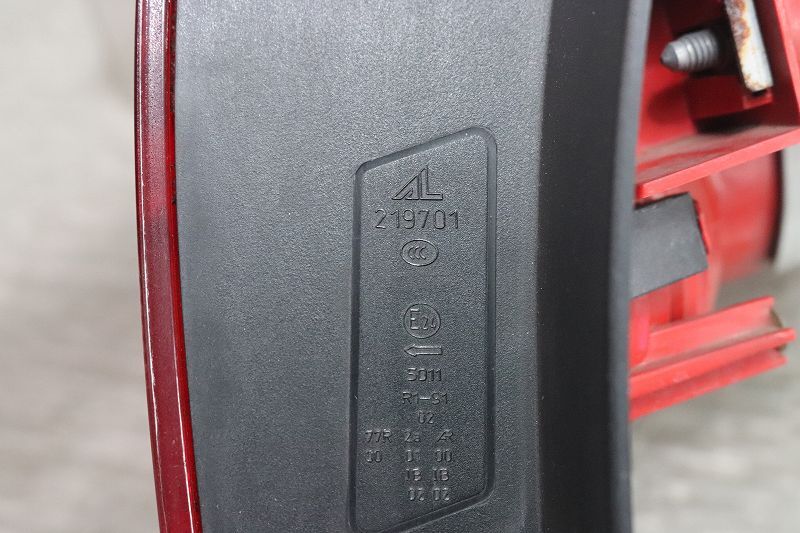 Audi アウディ A4 アバント 1.8 TFSI 右ハンドル 前期 (B8 8KCDH 8K) 純正 左 テールランプ テールライト 219701 p044736の画像3