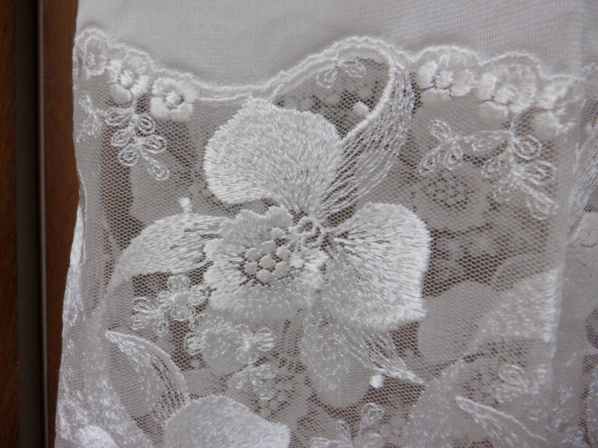 ワコール【LINAJES】80-85 スリップ 豪華刺繍 洋蘭（カトレア） ホワイト（白色）裾レース14㎝ ナイロン100% ランジェリー_画像5