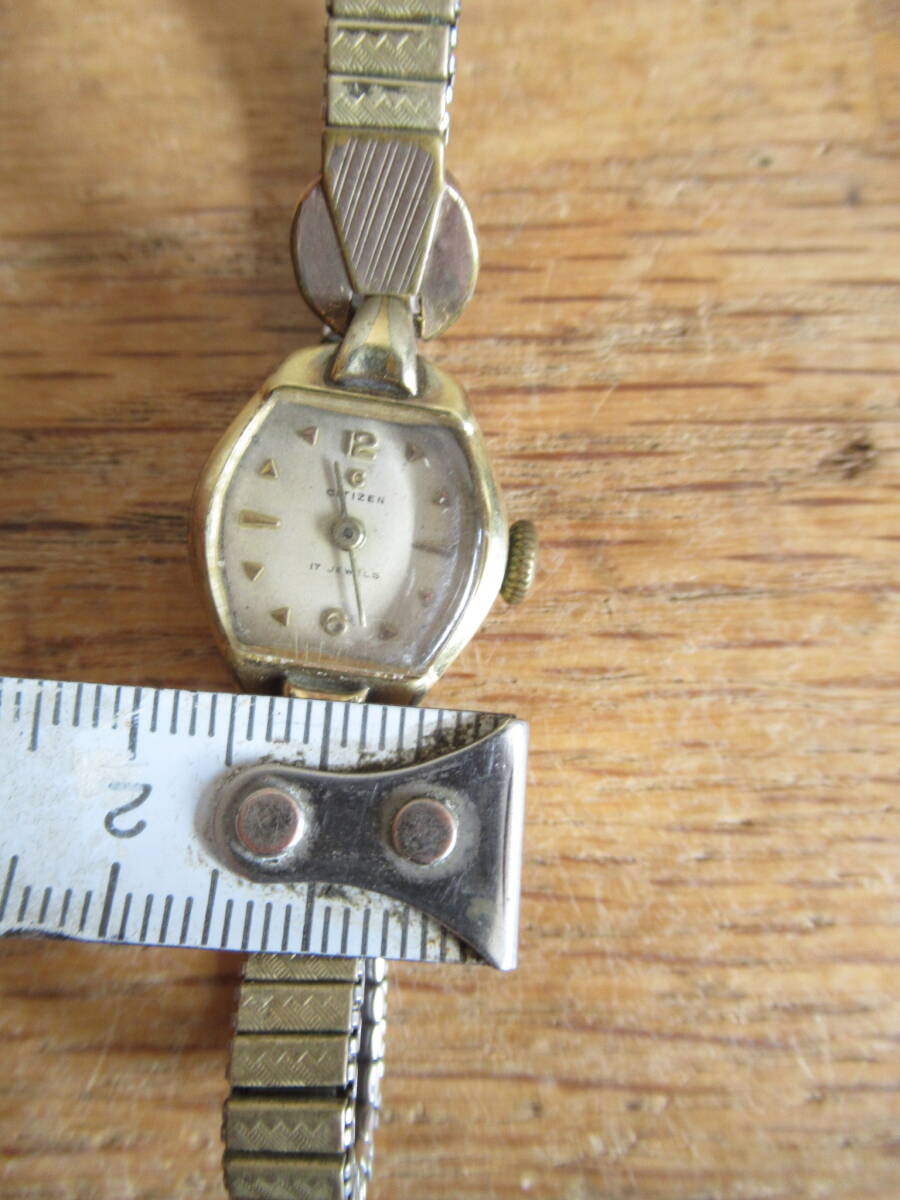 シチズン　手巻き式　17石　昭和初期　通称南京虫と呼ばれるタイプの女性用腕時計　国産機械式　ビンテージ腕時計_画像1