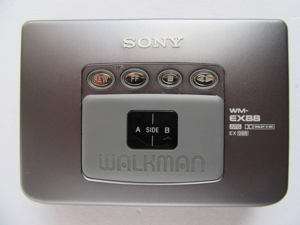 SONY WALKMAN WM-EX88 MADE IN JAPAN ソニー ウォークマン ポータブルカセットプレーヤー 日本製 ジャンク 部品どりの画像2