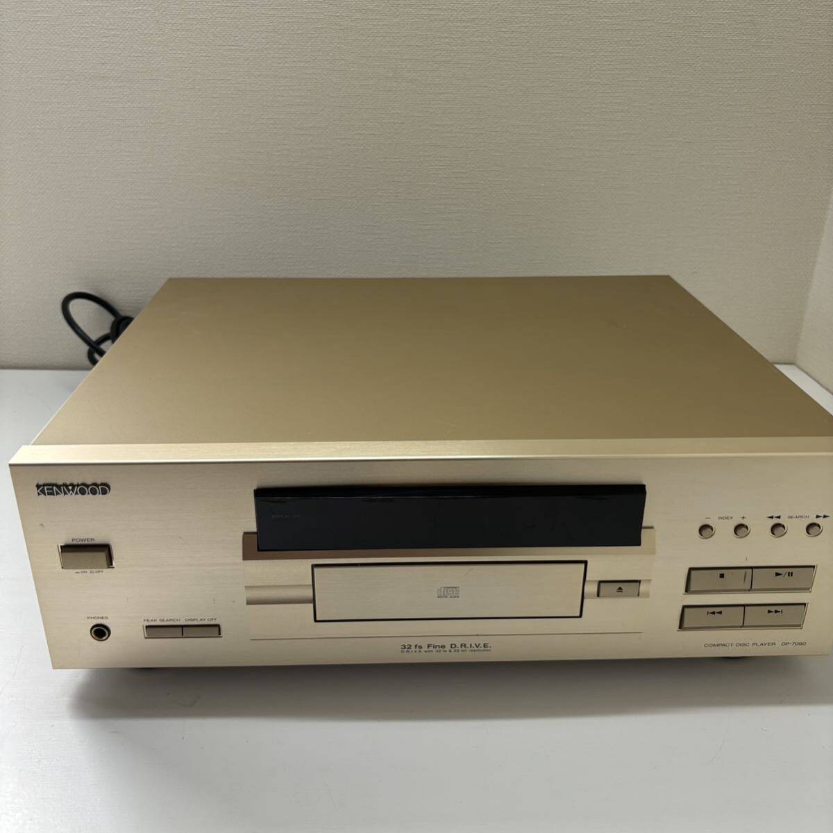 KENWOOD CD player DP-7090 compact design 22 bit D/A conversion height resolution digital filter optical digital output installing junk 