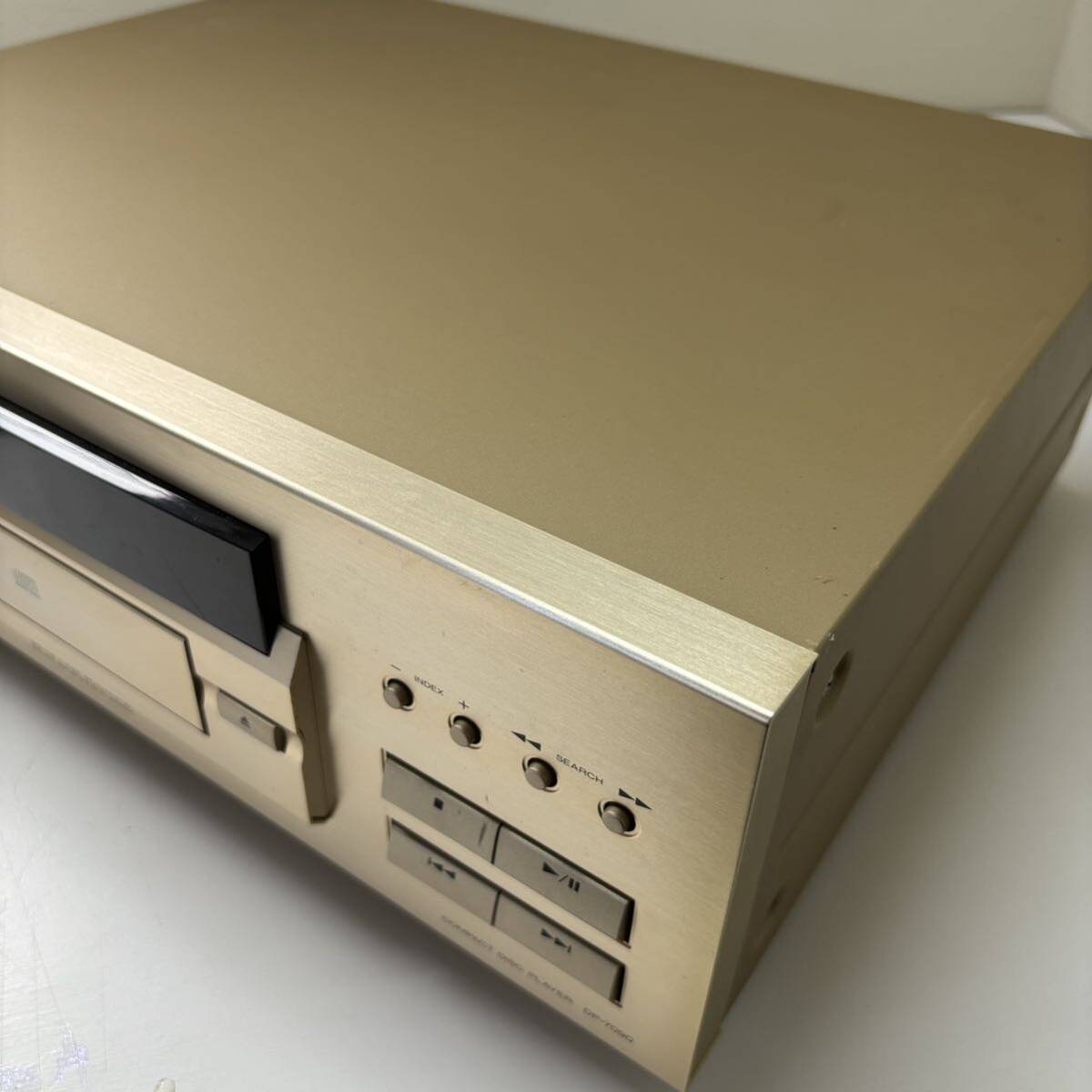 KENWOOD CD player DP-7090 compact design 22 bit D/A conversion height resolution digital filter optical digital output installing junk 
