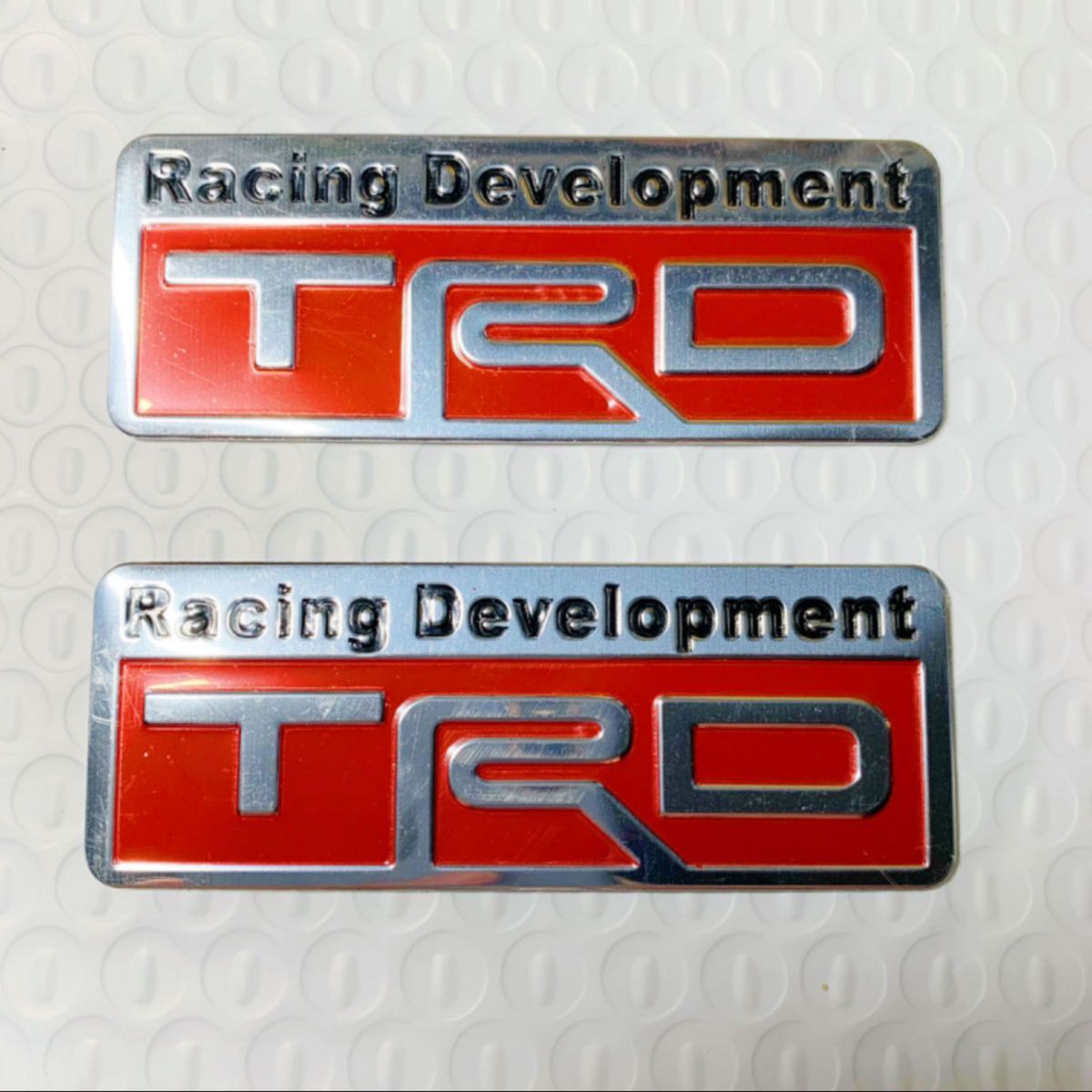 2枚セット　TRD SPORTS  アルミ エンブレム  ステッカー