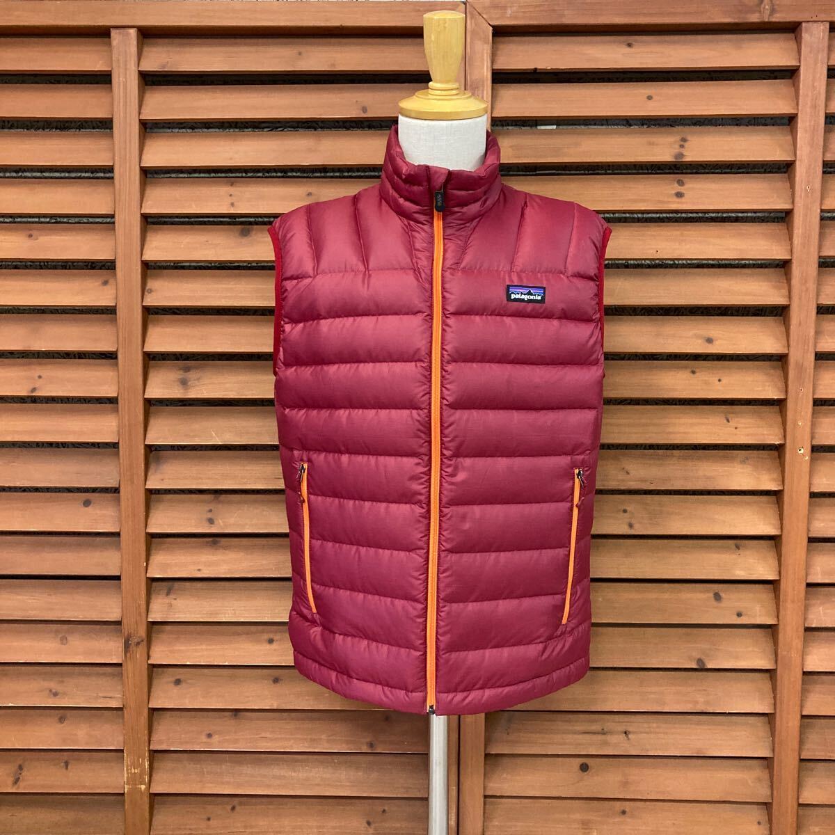 送料無料送料無料 N 081【patagonia パタゴニア】84621SP14 Down Vest ダウンベスト レッド SIZE XS_画像1