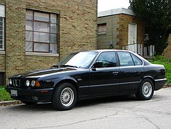 BMW5シリーズE34/E39に！高品質多層構造ボディカバー！裏起毛・高撥水・良通気のプレミアムカーカバー！装着簡単な車カバー_装着車両イメージ