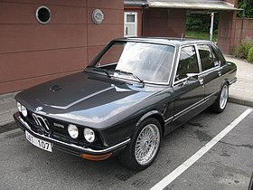 BMW5シリーズE12/E28に！高品質多層構造ボディカバー！裏起毛・高撥水・良通気のプレミアムカーカバー！装着簡単な車カバー_装着車両イメージ