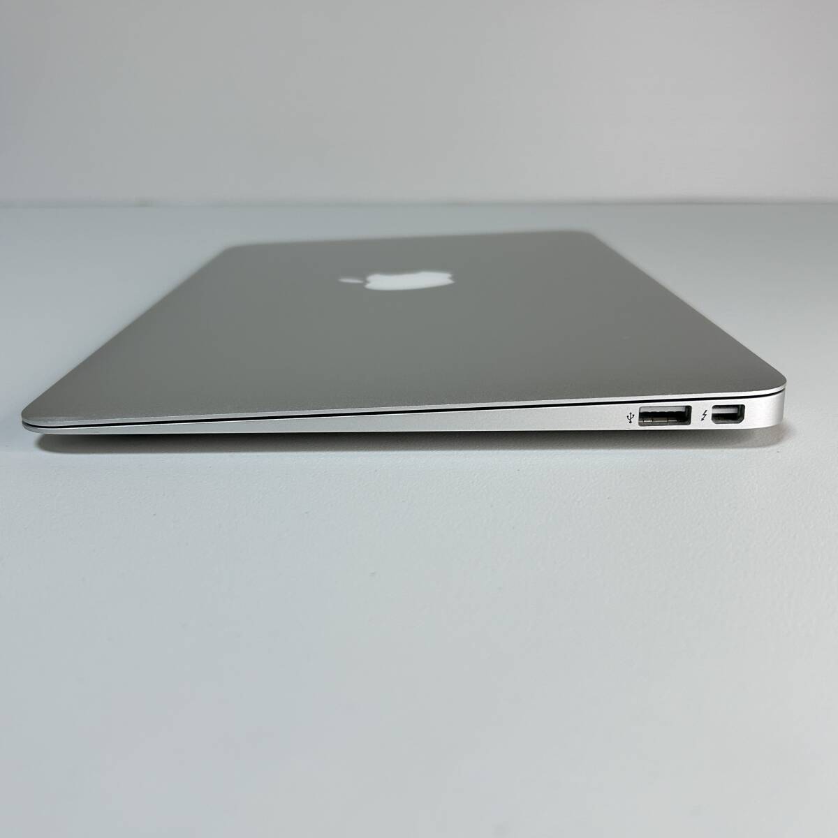 【美品】MacBook Air 2013 最新OS Sonoma i5/4G/128GB/11inch 箱や充電器有りの画像5