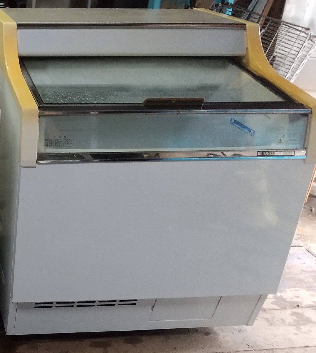 中古サンデン冷凍ショーケース