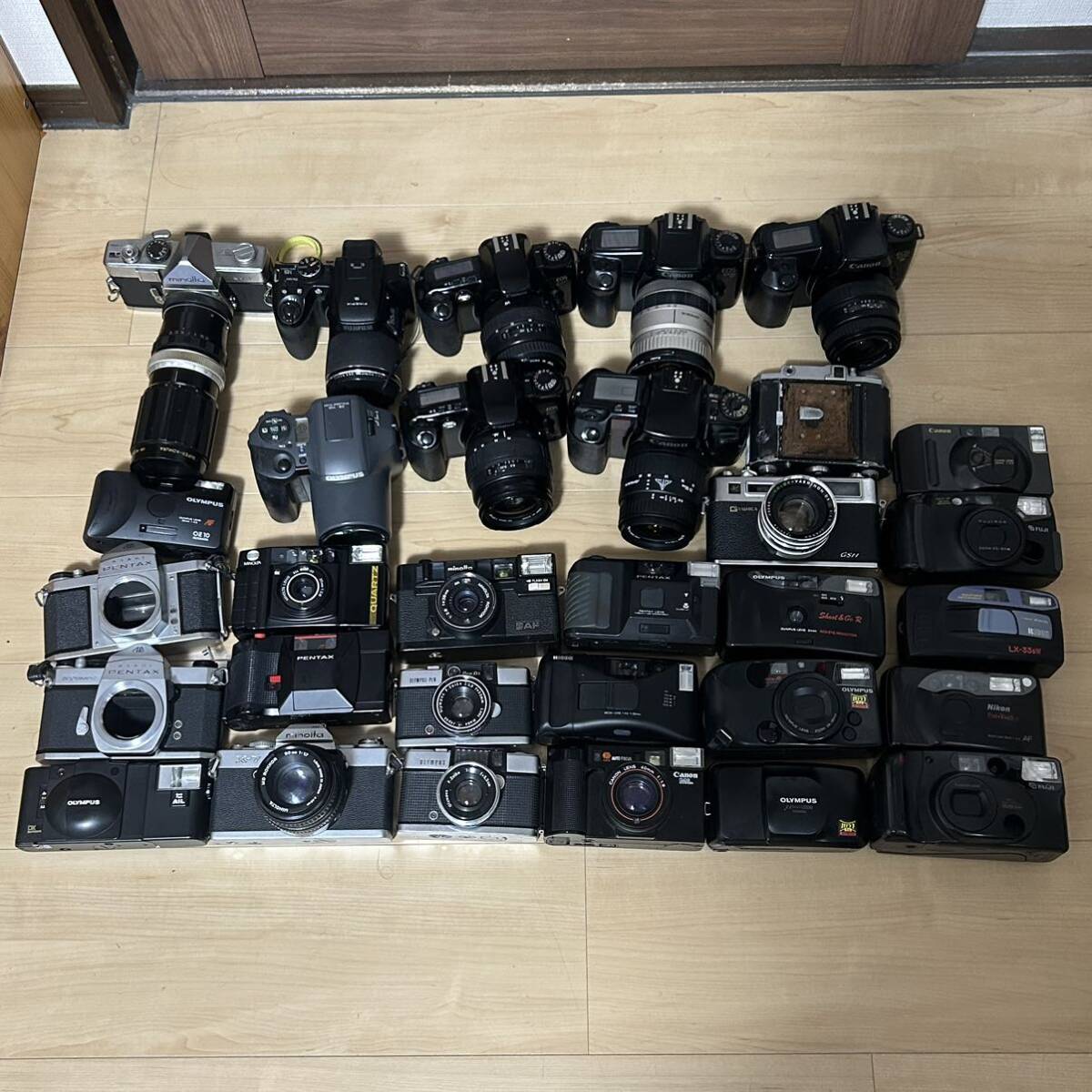 大量30台 フィルムカメラ まとめ売りPENTAX Canon OLYMPUS MINOLTA Nikon RICOH YASHICA Autoboy KONICA pen xa3 μ EOS BIGmini electroの画像1