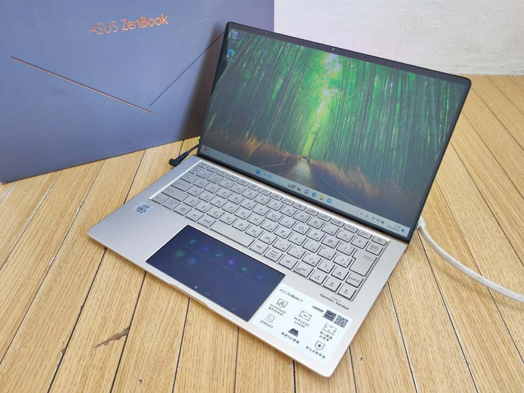 *ASUS ZenBook13 UX334F no. 10 поколение i5-10210U@1.6GHz/8GB/SSD512G/13 жидкокристаллический /Windows11/Office2019