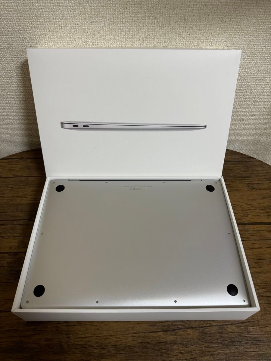 【超美品】MacBook Air M1 13インチ 8GB/SSD1TBシルバー