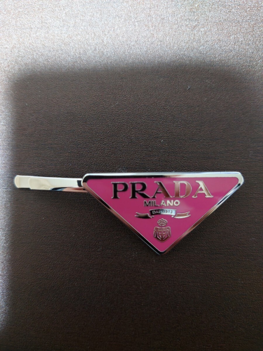 PRADA プラダ ヘアクリップ ヘアピン ピンク 中古品の画像1