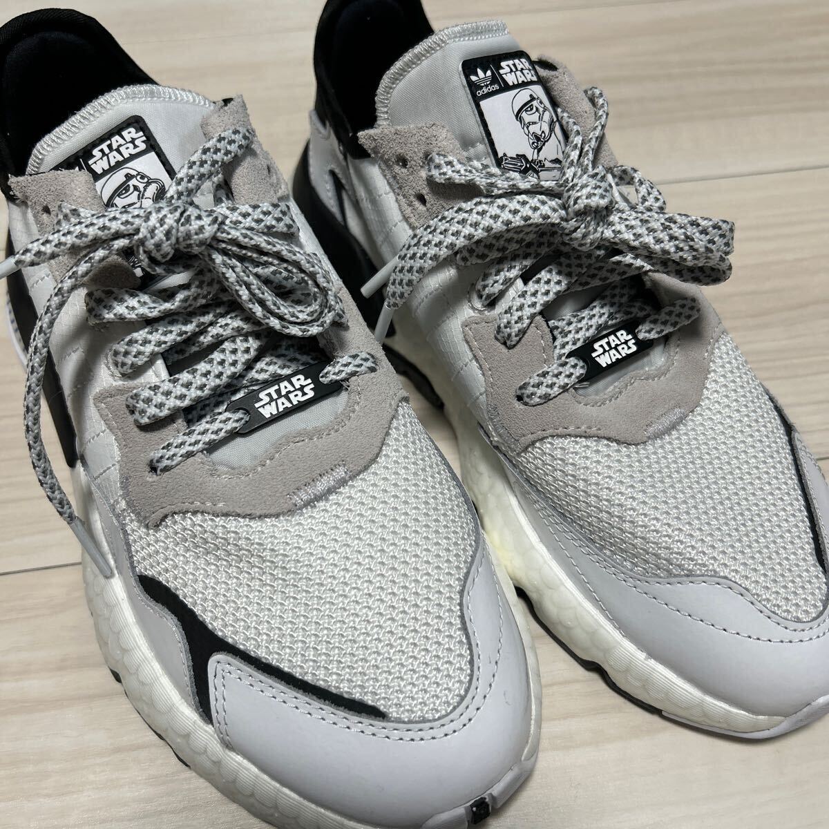 送料無料 新品 adidas × STAR WARSスニーカー NITE JOGGER SW_画像2