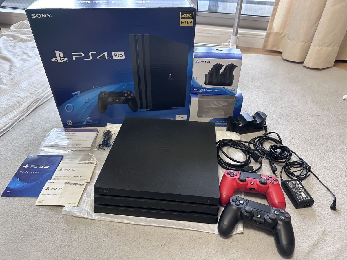 動作品 SONY PS4 Pro CUH-7200B ジェットブラック 1TB コントローラ2個 charge stationつき 即決値下げの画像2