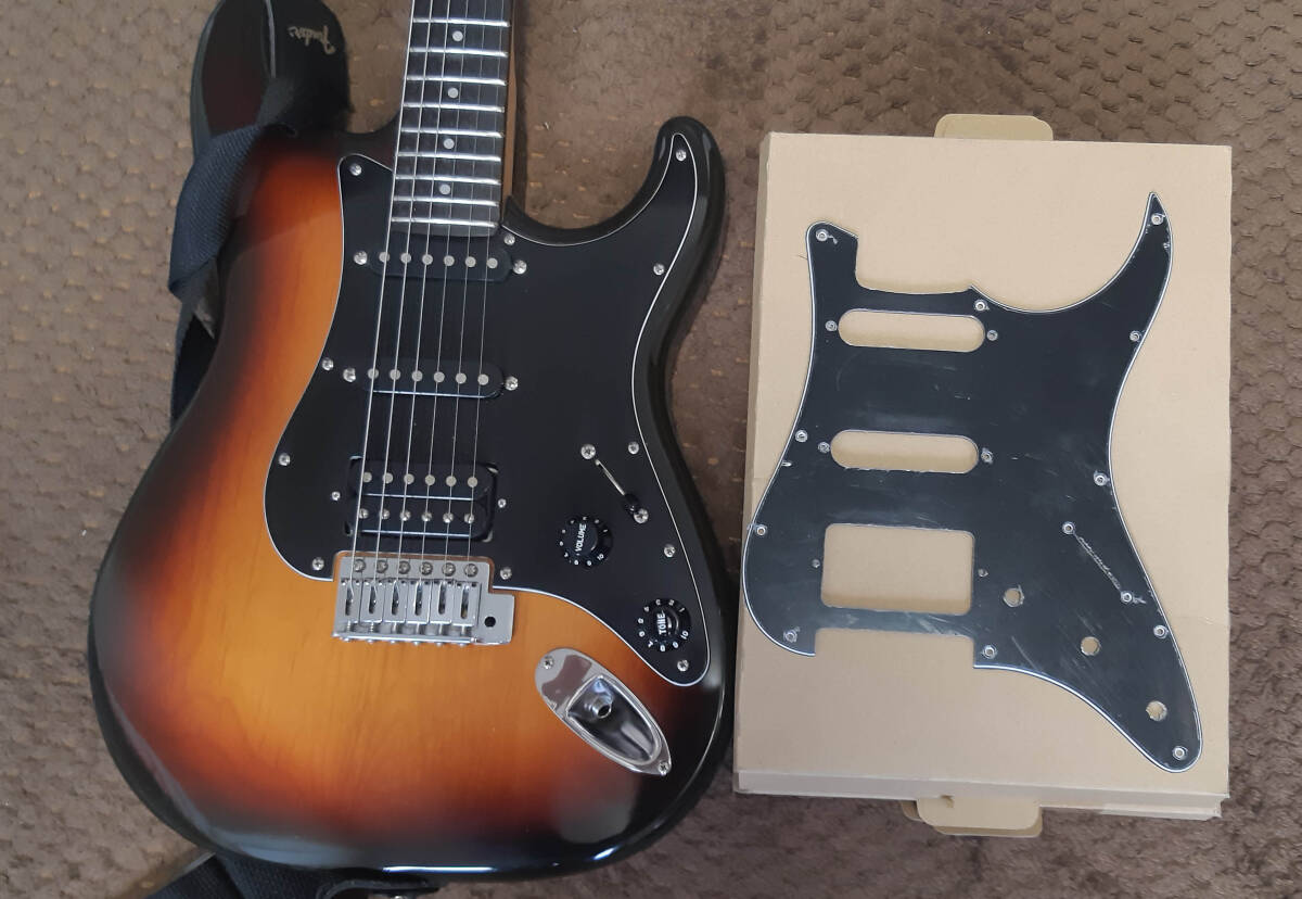 ストラトキャスター ミディアムスケールボディ用 SSHピックガード黒 未使用　Fender STMなどに_Fender　STMのピックガードと比較