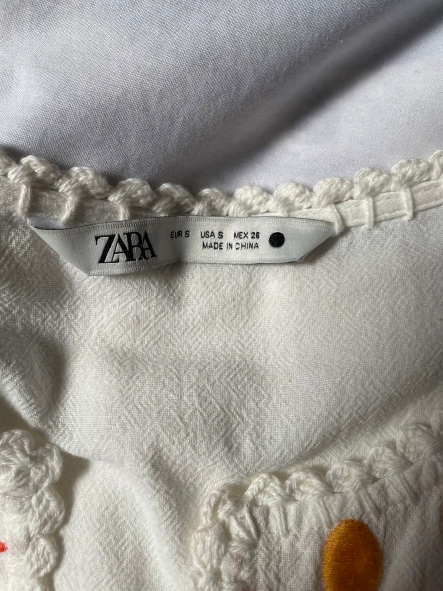 Zara メキシカン　花柄　刺繍　長袖　ワンピース白　サイズSマキシ丈