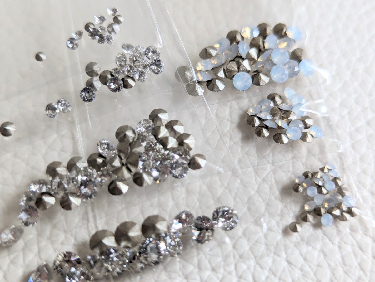 【A0588】SWAROVSKI #1088/#4501/#4228/#4428 スワロフスキー まとめて ハンドメイド 手芸 アクセサリー ネイルパーツ デコ レジン_画像2