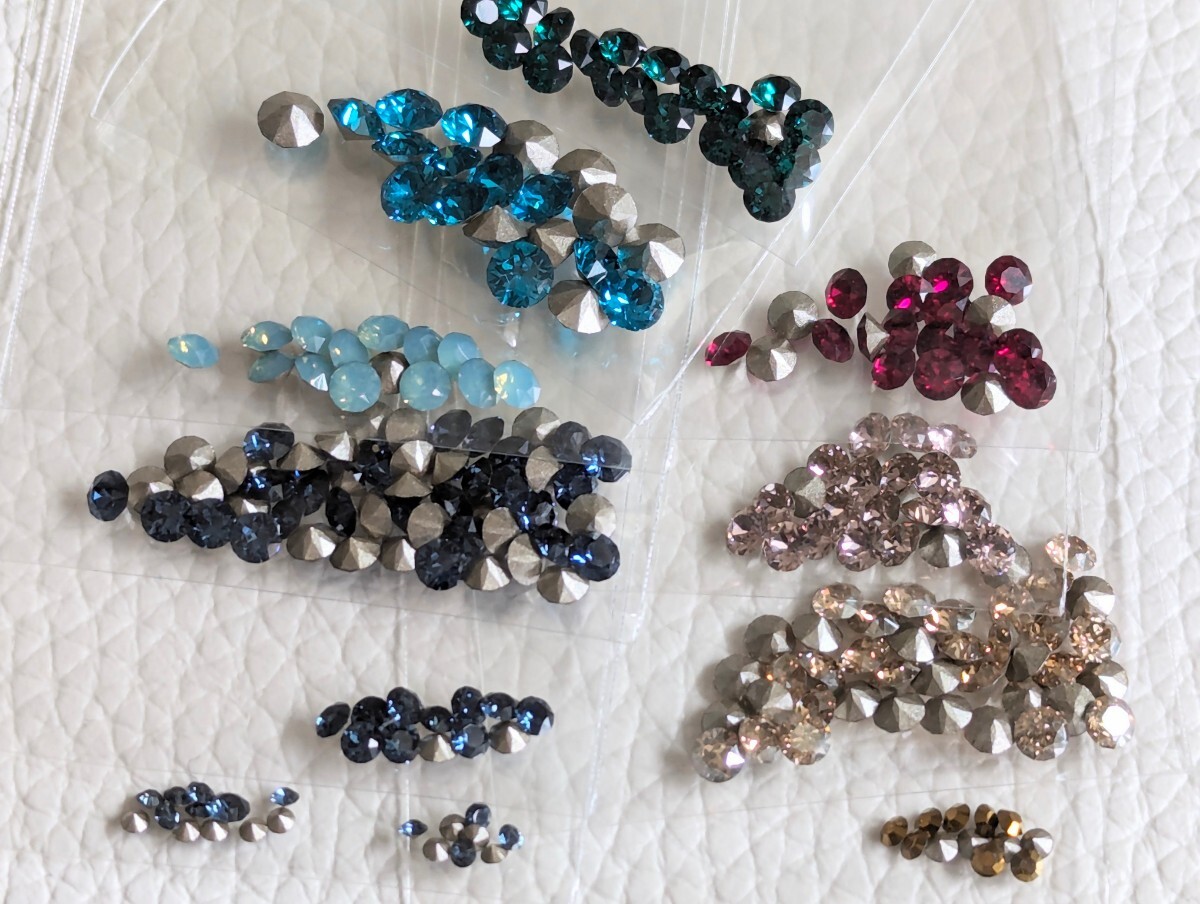 【A0588】SWAROVSKI #1088/#4501/#4228/#4428 スワロフスキー まとめて ハンドメイド 手芸 アクセサリー ネイルパーツ デコ レジン_画像5