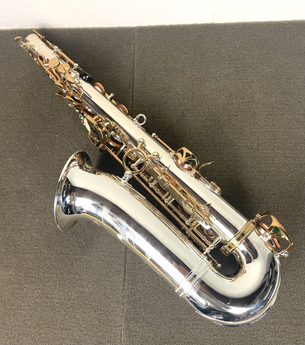 ●WONGFUL SaxPlayHouse ALTO SAX TAIWAN アルトサックス シルバー ゴールド 彫刻 ハードケース YANAGISAWA ヤナギサワ 管楽器●の画像9