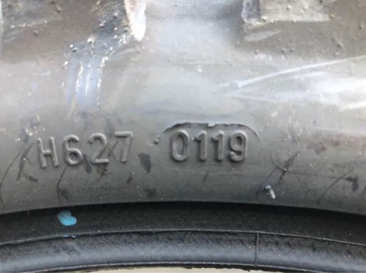 PIRELLI SCORPION MX32 MID SOFT 110/90-19 チューブ付き