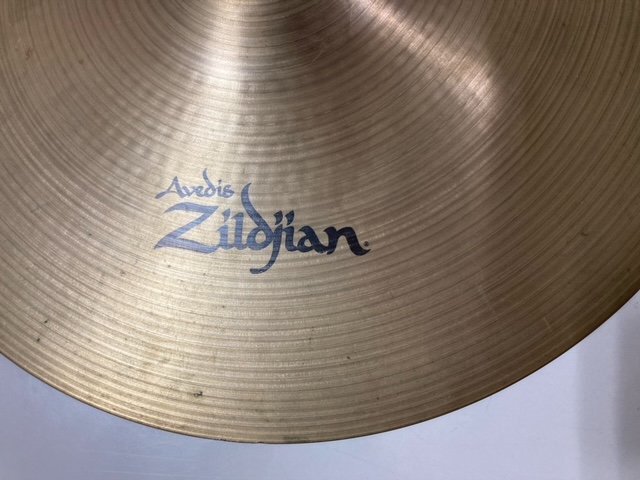 A Zildjian　new beat　Aジルジャン・ニュービートシリーズ14インチ HIHAT シンバル ジルジャン ハイハット　BOTOM_画像1