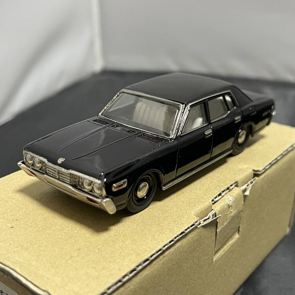 アイアイアド カンパニー 日産 セドリック 330 1975 スタンダード 1/43 ブラック 黒 アンチモニー コレクション 日本製 の画像2