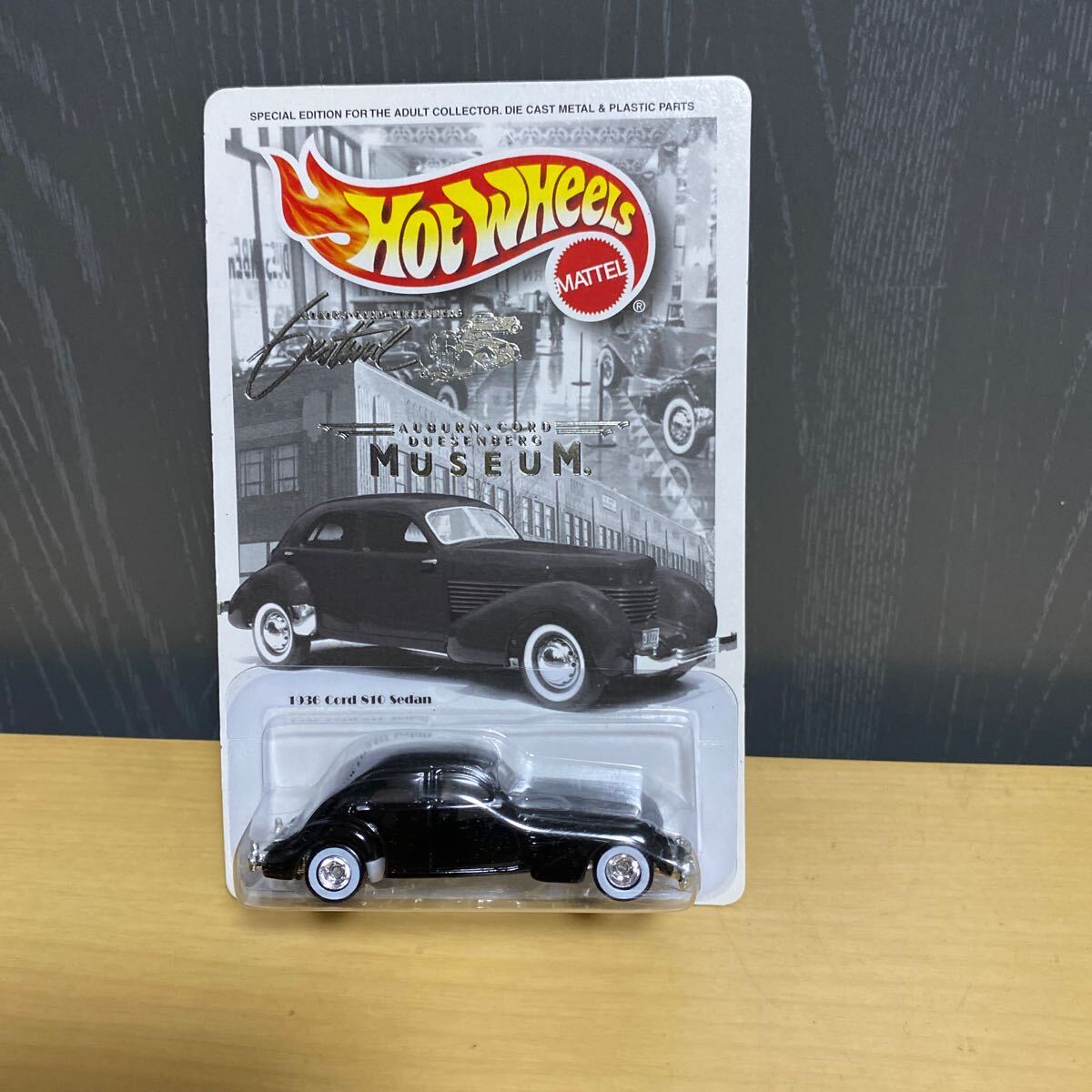 ホットウィール Hot Wheels AUBURN CORD DUESENBERG MUSEUM 1936 CORD 810 SEDAN レアの画像1