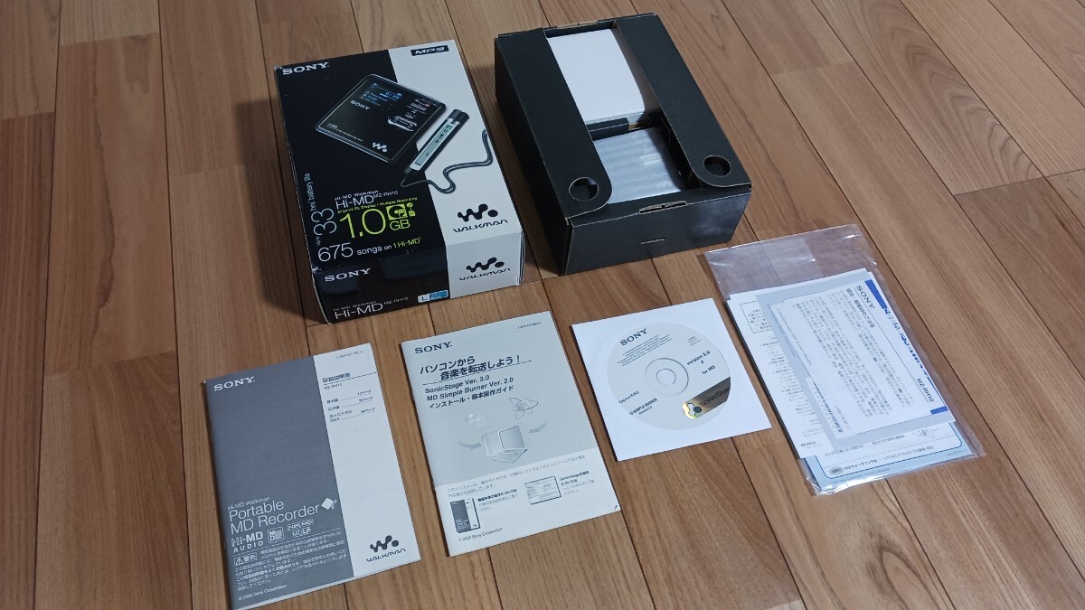 ☆未使用に近い☆ SONY ソニー WALKMAN Hi-MD ウォークマン MZ-RH10 MP3/MD 箱 付属品付きの画像3