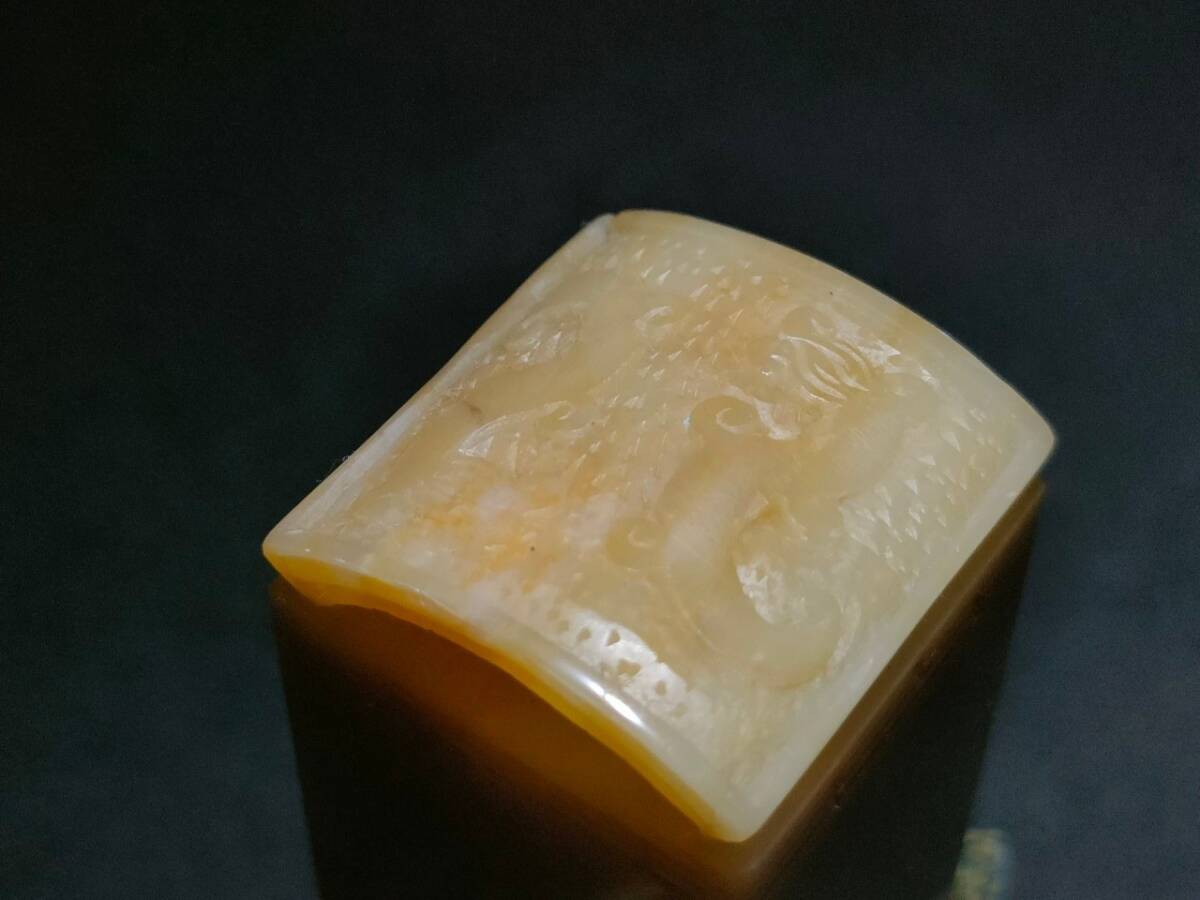 中国美術 印材 重量74g 双龍刻 天然石 横2.5cm×縦2.5cm×高5.9cm 彫刻 骨董品 古印材 中国石 箱付 保管品 寿山 未使用「2-1」の画像3