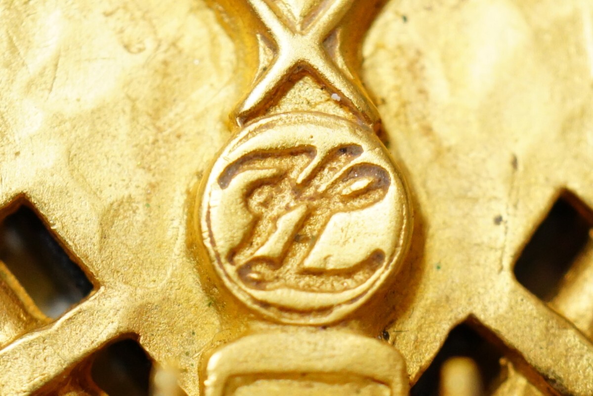 x39 KARL LAGERFELD/カールラガーフェルド イヤリング 片耳 ゴールドカラー ヴィンテージ アクセサリー 海外製 ブランド 耳飾り_画像3
