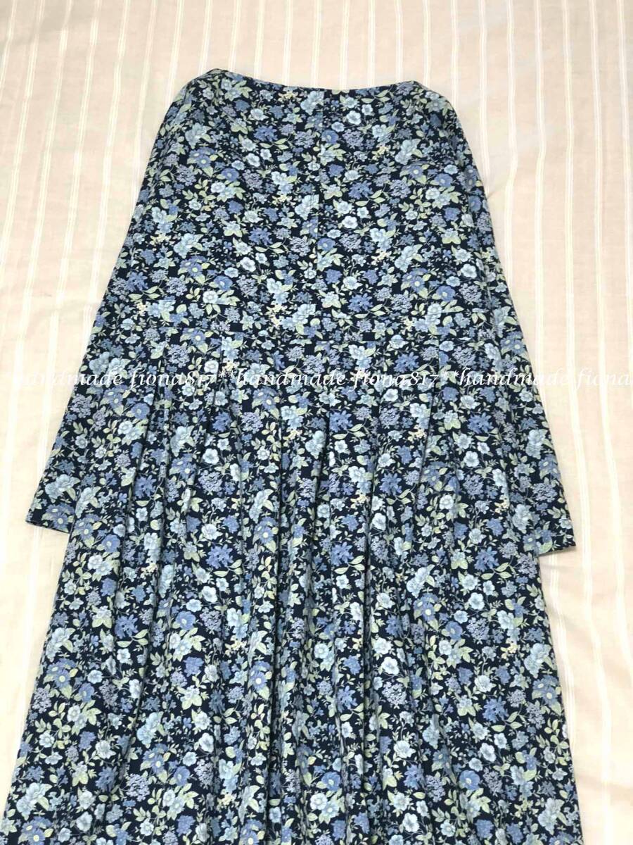 *:. ハンドメイド　cotton　小花柄　navy　ピンタック　前ボタン　タック切替OP .:*_画像5