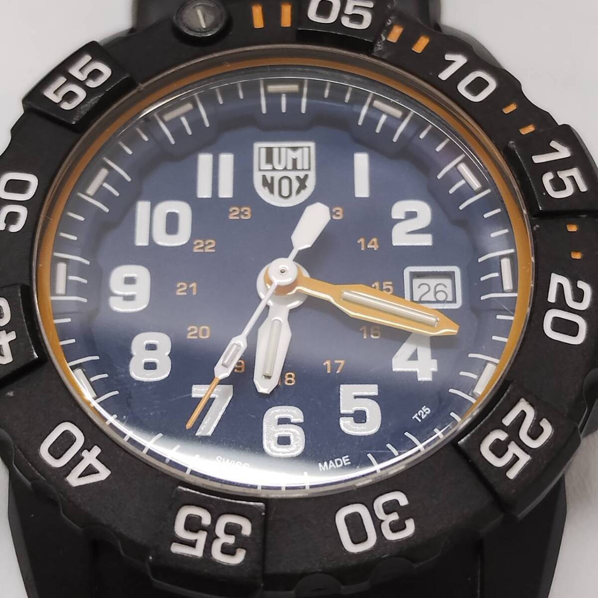 ＃3697 LUMINOX ルミノックス Navy SEAL FOUNDATION カーボン ベルト ブラックアウト ネイビーシール 3500 青文字盤 中古 現状品 詳細不明の画像3