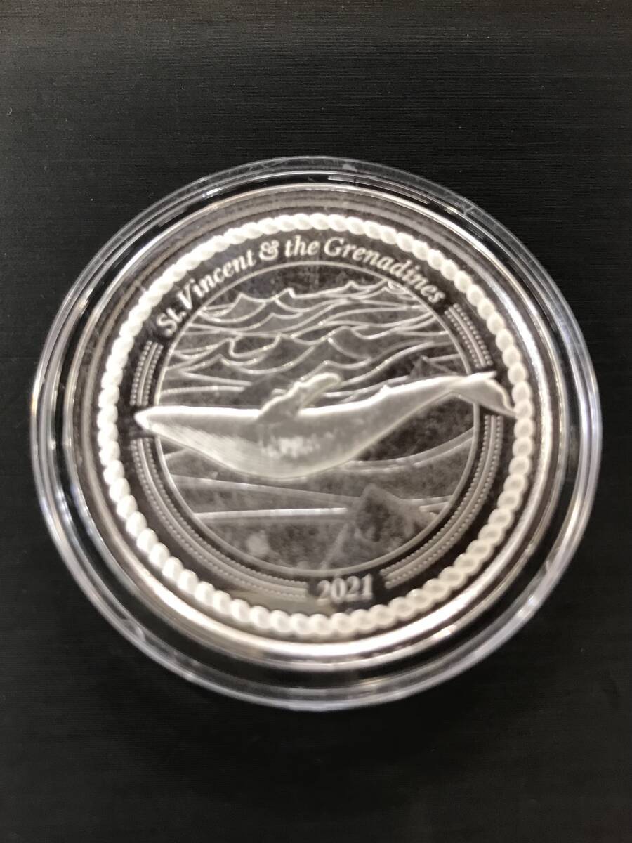 #5783 2021年 (美品) セントビンセント・グレナディーン「ザトウクジラ」純銀 1オンス 銀貨 ケース付きの画像1