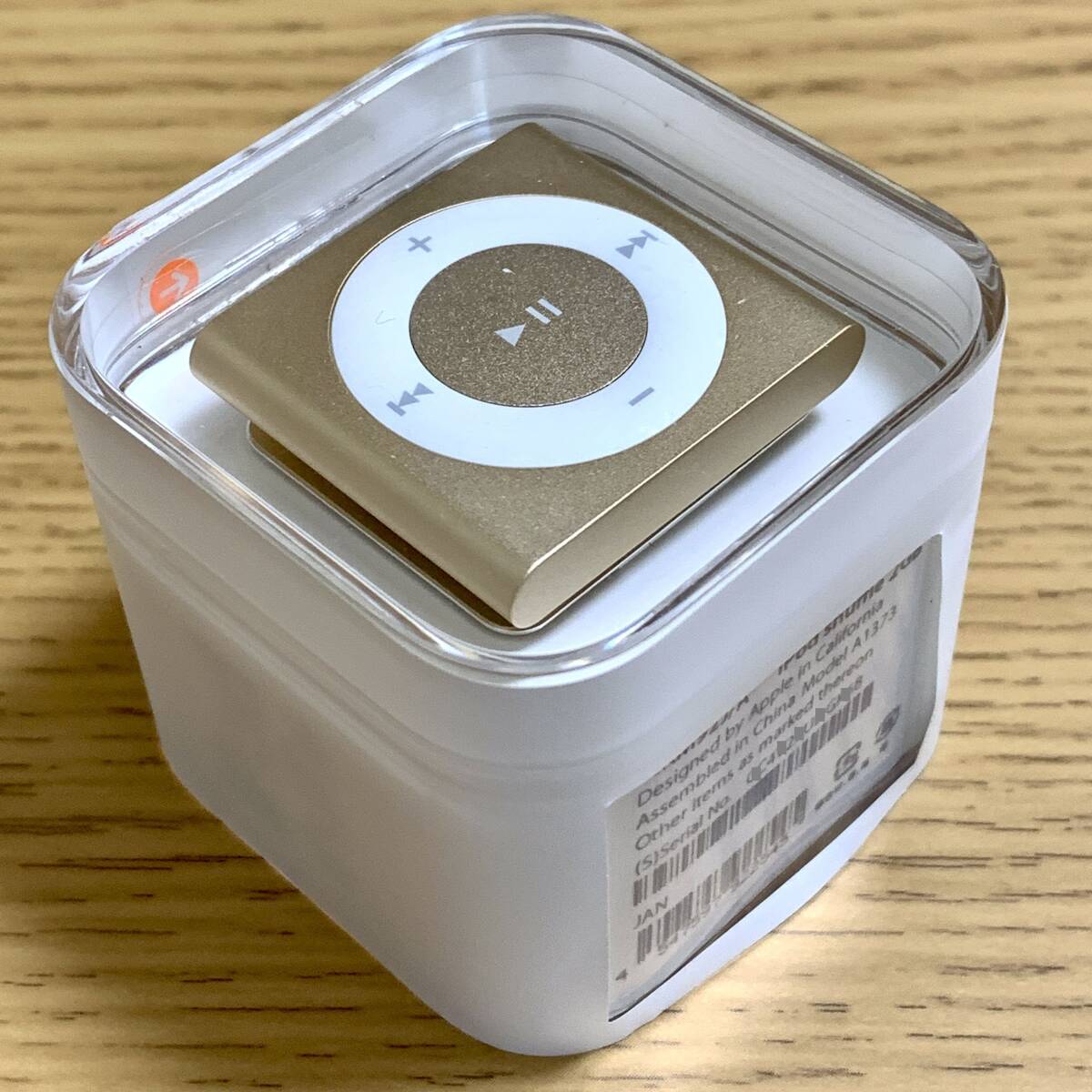 [ новый товар нераспечатанный ] Apple Apple iPod shuffle корпус no. 4 поколение 2015 год модели Gold 2GB MKM92J/A iPod автомобиль  полный экстерьер плёнка есть 