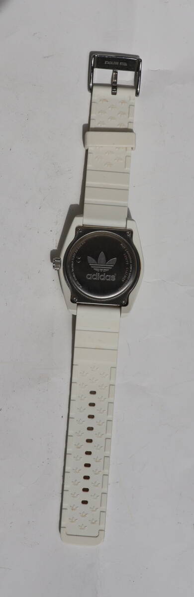 adidas アディダス ADH2915 メンズ アナログ 腕時計 ホワイト ラバーベルト ステンレス 中古 動作品の画像3