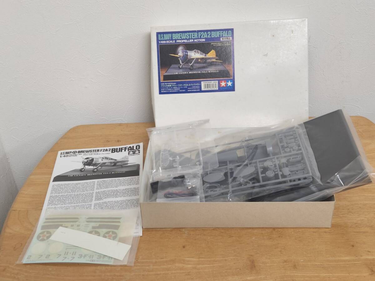 14.タミヤ1/48 "2001限定商品 アメリカ海軍 ブリュ－スターF2A-2バッファロー マイクロモ－タ－付きの画像2