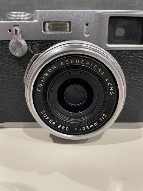 ジャンク品 FUJIFILM ASPHERICAL LENS フジフイルム X100 バッテリー・SDカード付の画像3