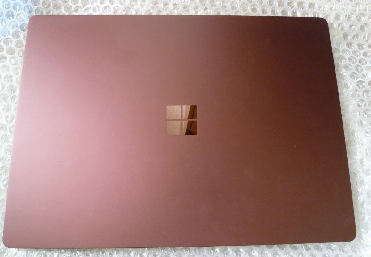 Surface Laptop2 バーガンディ[LQN-00037] 1.6GHz/Core i5/8GB/256GB/Windows 10 Home 64bitの画像1