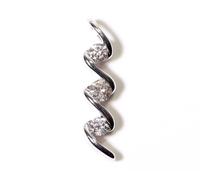 高評価の贈り物 W-35☆K18WG ダイヤモンド 0.25ct ペンダントトップ ダイヤモンド