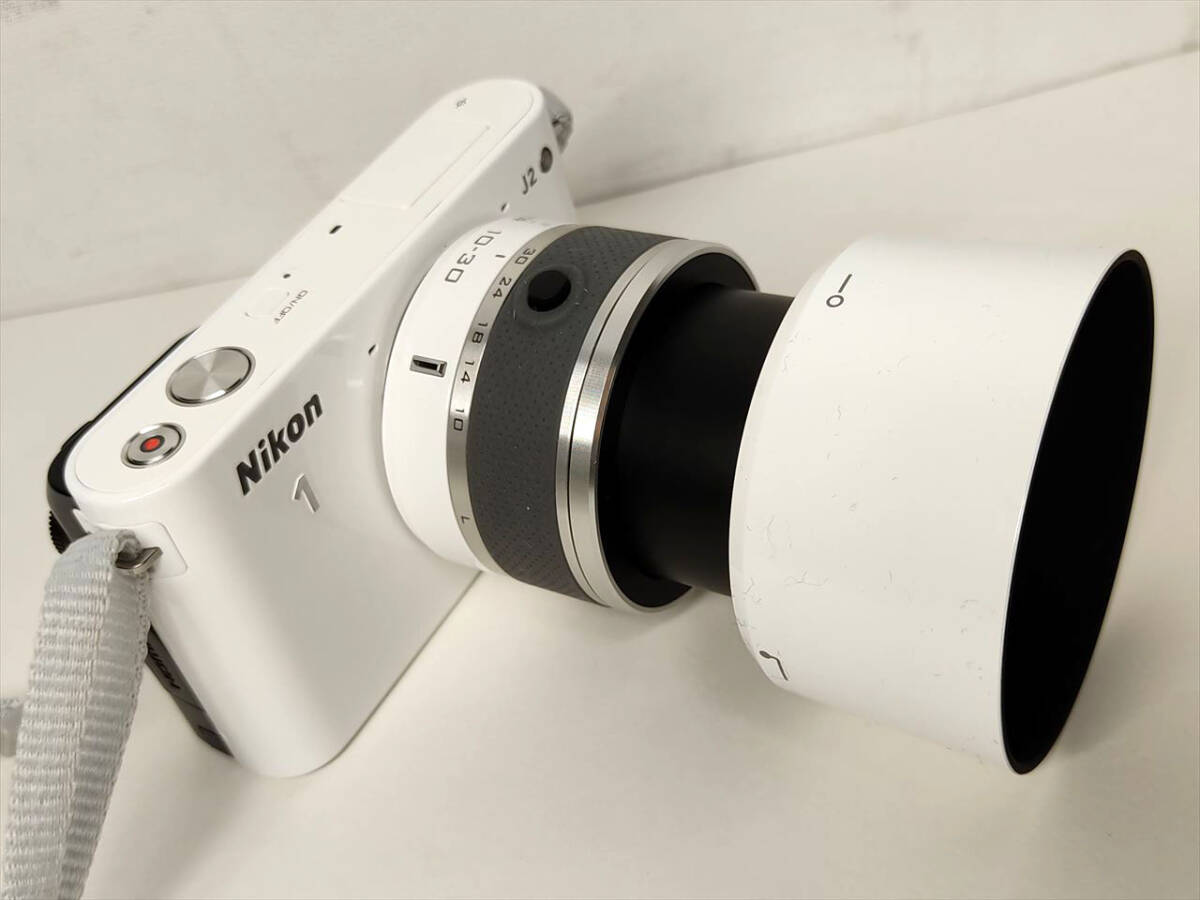〓 ミラーレス一眼カメラ Nikon 1 J2 ダブルズームキット ニコン ホワイト デジカメ εの画像3